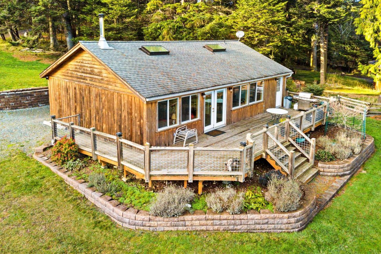 Obstruction Pass Cottage Olga Exterior photo